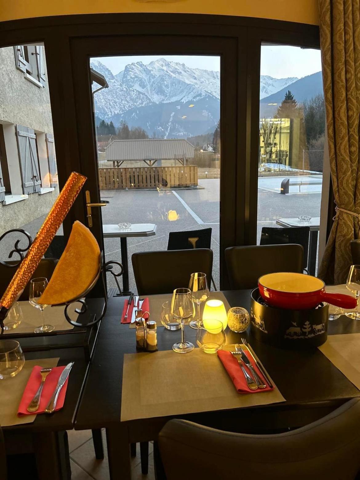 Hotel Restaurant Le Madame La Ferriere  Bagian luar foto