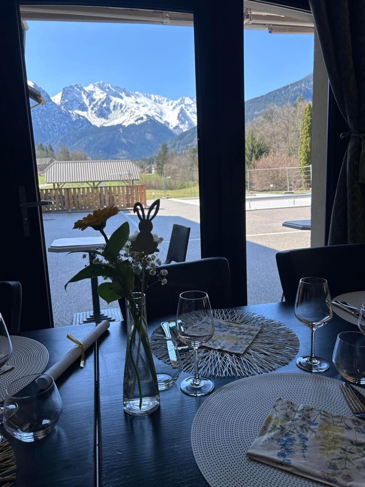 Hotel Restaurant Le Madame La Ferriere  Bagian luar foto
